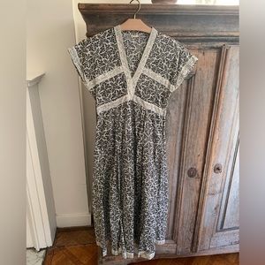 Matta vneck floral black/white/ grey pattern dress